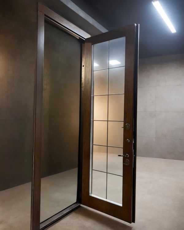 С большим стеклопакетом С большим стеклопакетом