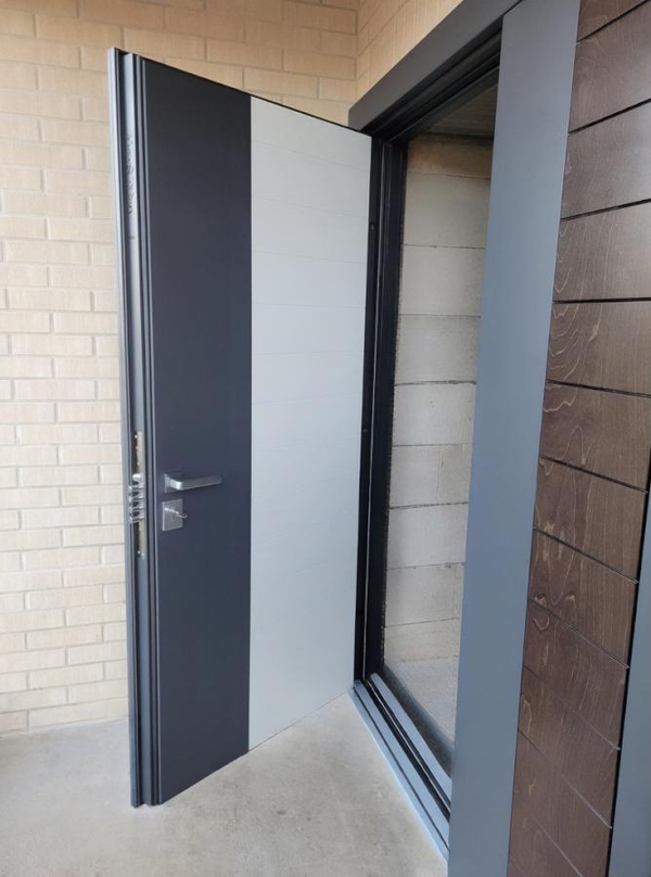 Полуторная двухцветная дверь Полуторная двухцветная дверь