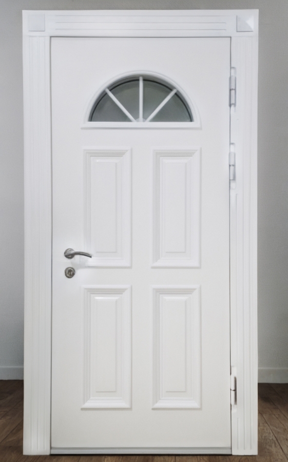 Белая дверь с арочным стеклом Белая дверь с арочным стеклом