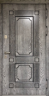 Металлическая дверь в квартиру (отделка панелями МДФ с патиной)