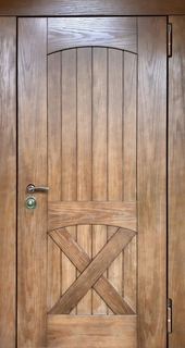 Входная утеплённая термодверь с отделкой из наборных шпонированных плит МДФ